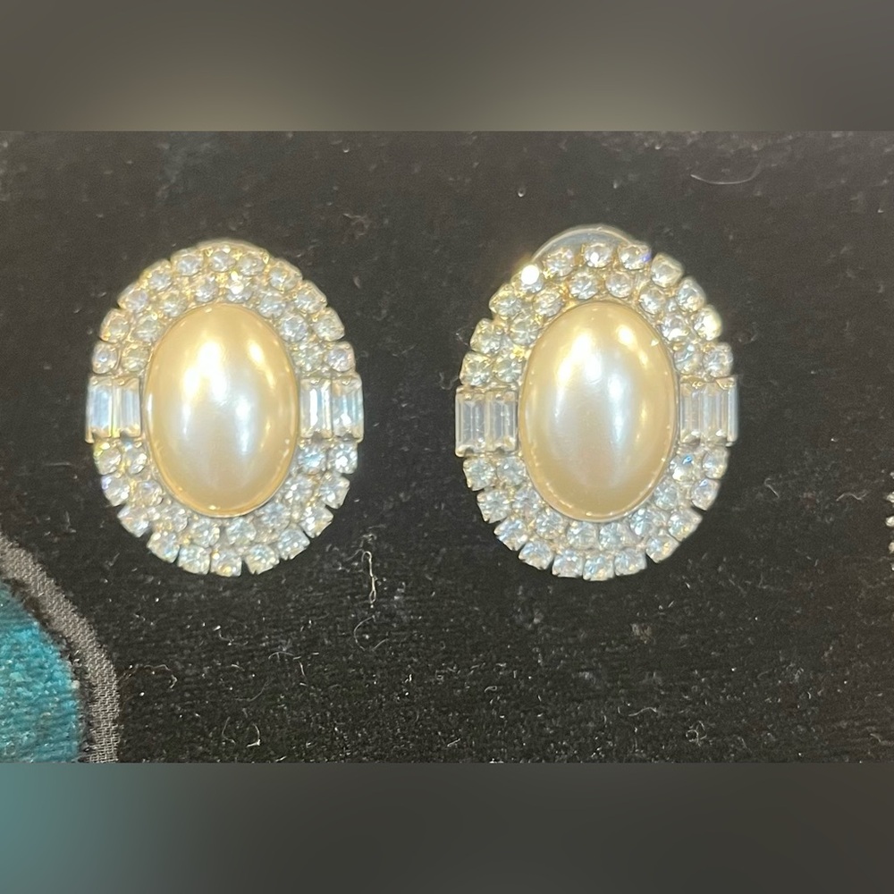 Pearl & Rhinestone Oval Earrings Faux Oval Pearl & Rhinestone Silvertone